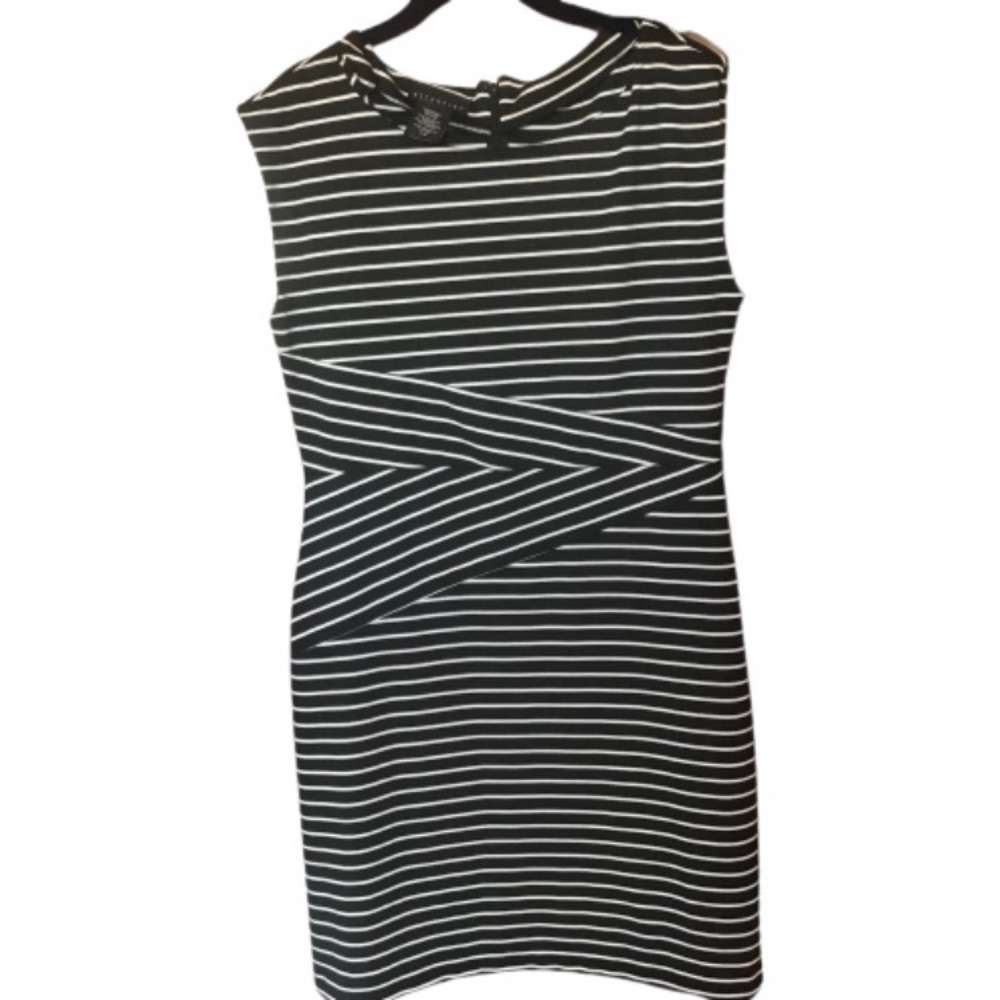 Attention Dress Black&White Size Large